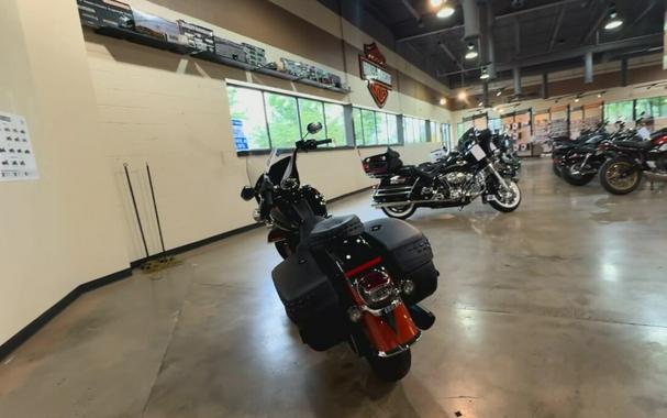 2025 Harley-Davidson Heritage Classic Whiskey Fire / Vivid Black w/Laced Wheels