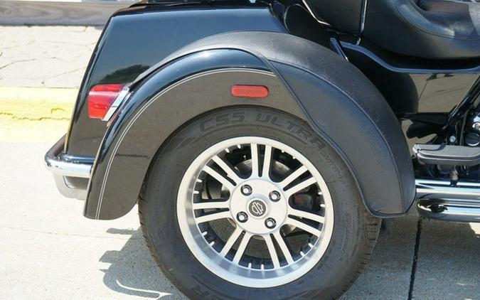 2012 Harley-Davidson Trike FLHTCUTG - Tri Glide Ultra Classic