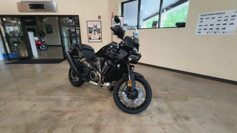 2025 Harley-Davidson Pan America® 1250 Special Vivid Black w/Laced Wheels