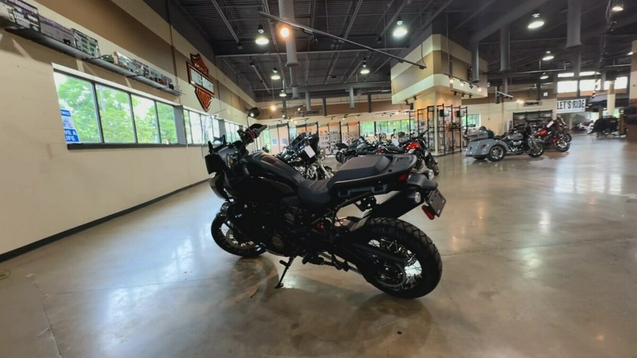 2025 Harley-Davidson Pan America® 1250 Special Vivid Black w/Laced Wheels