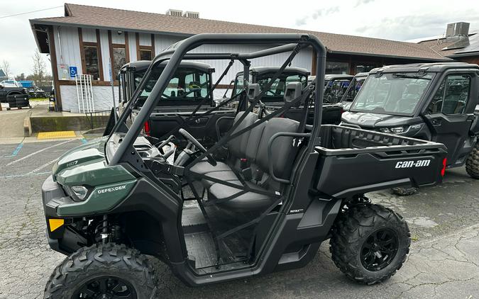 2024 Can-Am Defender DPS HD7