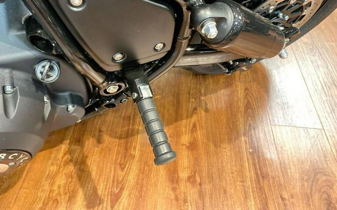 2023 Indian Motorcycle® Chief® Bobber ABS Black Metallic