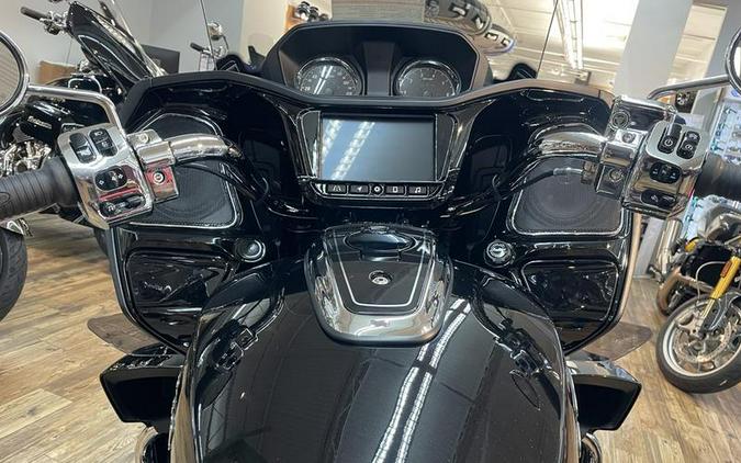 2023 Indian Motorcycle® Pursuit Limited Black Metallic