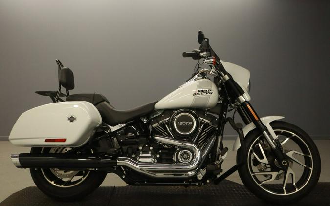 2021 Harley-Davidson Sport Glide Review: Two-Wheeled Convertible