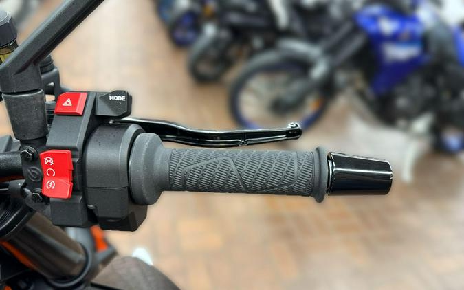 2026 KTM 990 DUKE R