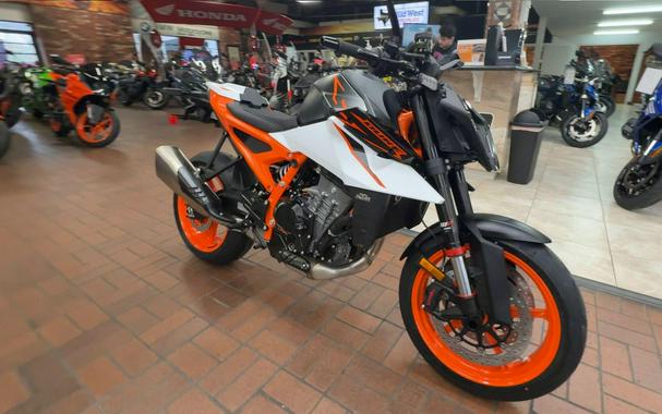 2026 KTM 990 DUKE R