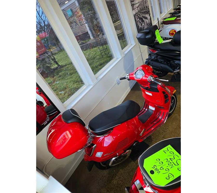 2023 Vespa GTS SUPER 300