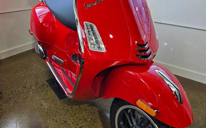 2023 Vespa GTS SUPER 300