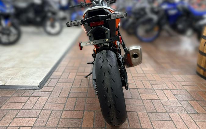 2026 KTM 990 DUKE R