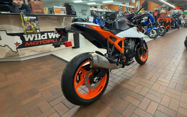 2026 KTM 990 DUKE R