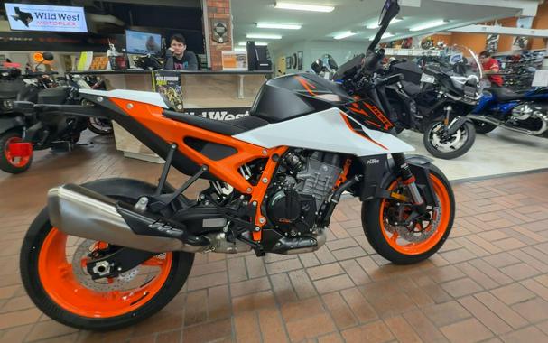 2026 KTM 990 DUKE R