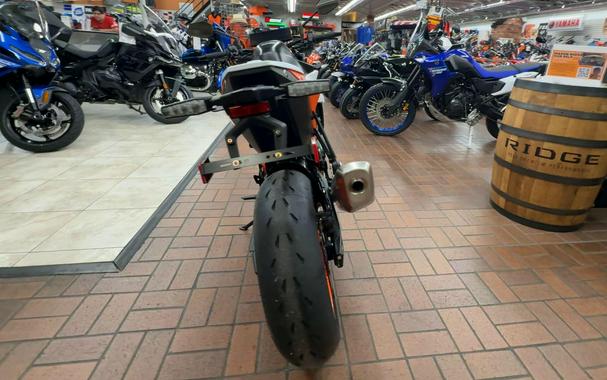 2026 KTM 990 DUKE R