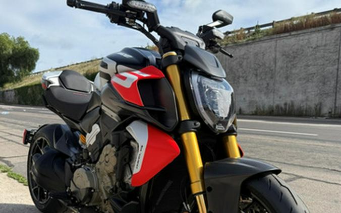 2026 Ducati Diavel V4 RS