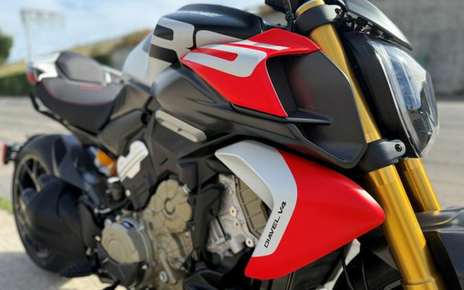 2026 Ducati Diavel V4 RS