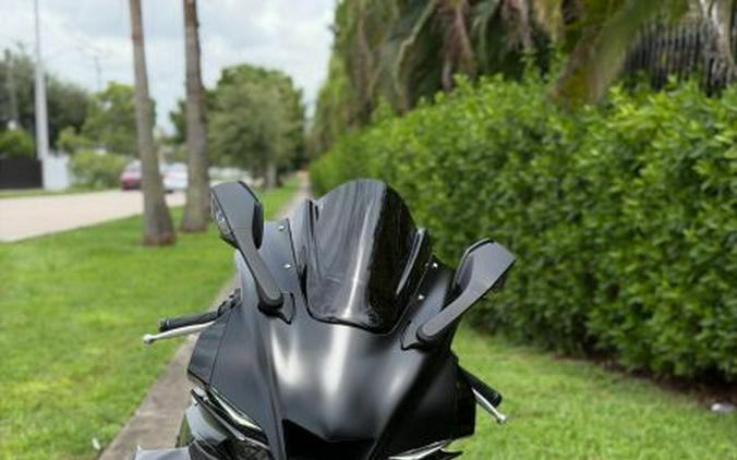 2025 Yamaha YZF-R1