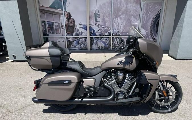 2025 Indian Motorcycle® Roadmaster® PowerPlus Dark Horse® 112 Nara Bronze Smoke