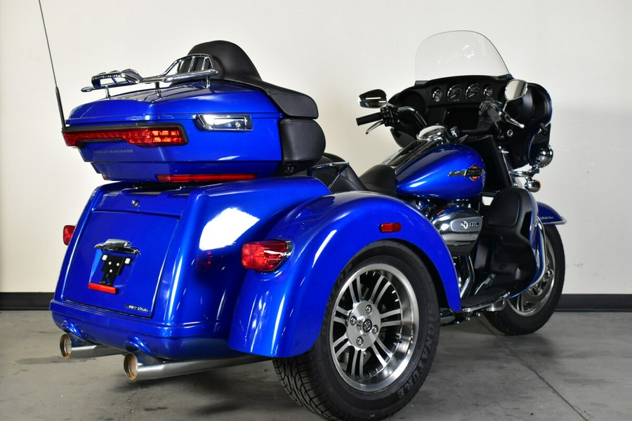 2024 Harley-Davidson Tri Glide Ultra FLHTCUTG