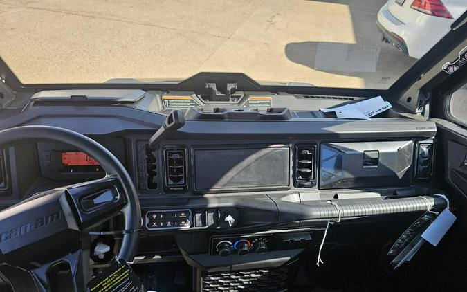 2026 Can-Am® Defender XT CAB HD11