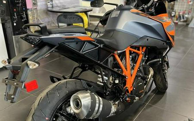 2023 KTM 1290 Super Duke GT