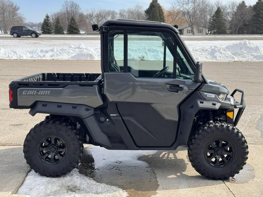 2024 Can-Am Defender Limited HD10