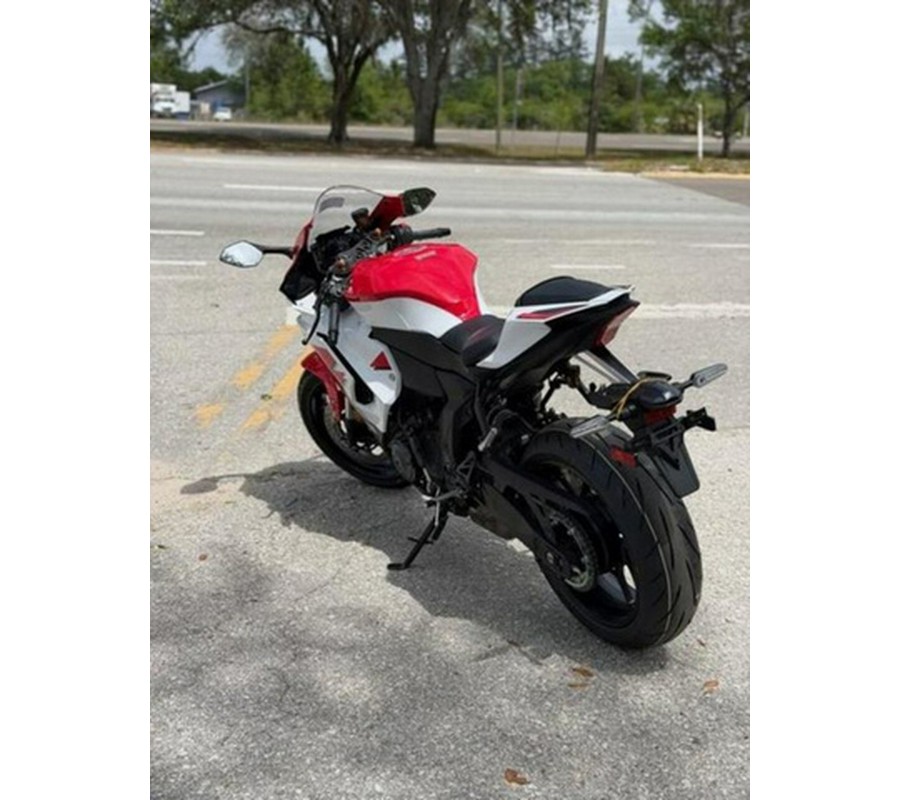 2026 Yamaha YZF-R7 70th Anniversary Edition
