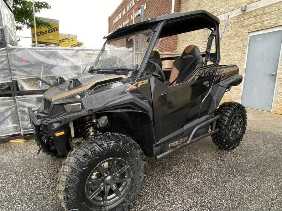 2022 Polaris® General 1000 Deluxe