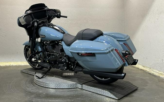 Harley-Davidson Street Glide® 2024 FLHX 84403399 SHARKSKIN