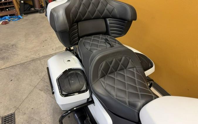 2024 Indian Pursuit Dark Horse w/PowerBand Audio Pkg Icon Ghost White Metallic Smoke