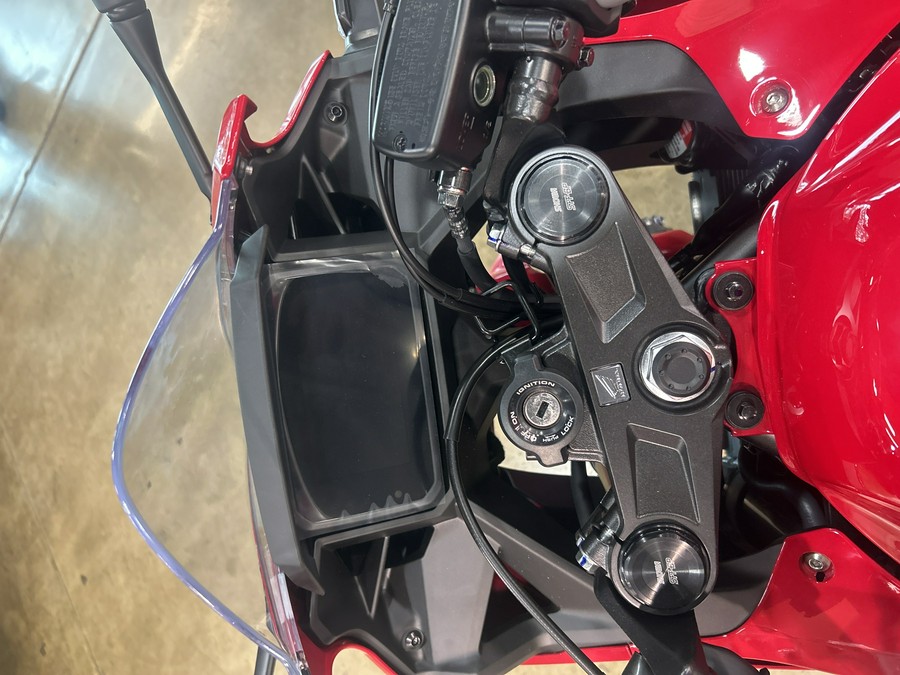 2025 Honda CBR500R ABS