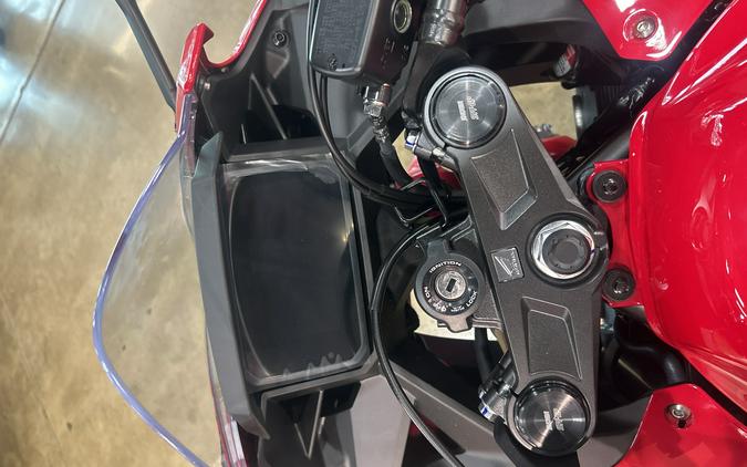 2025 Honda CBR500R ABS