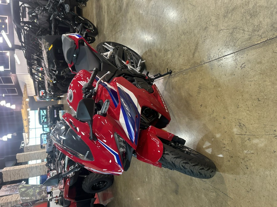 2025 Honda CBR500R ABS