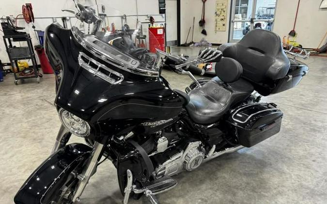 2015 Harley-Davidson® FLHXS - Street Glide® Special