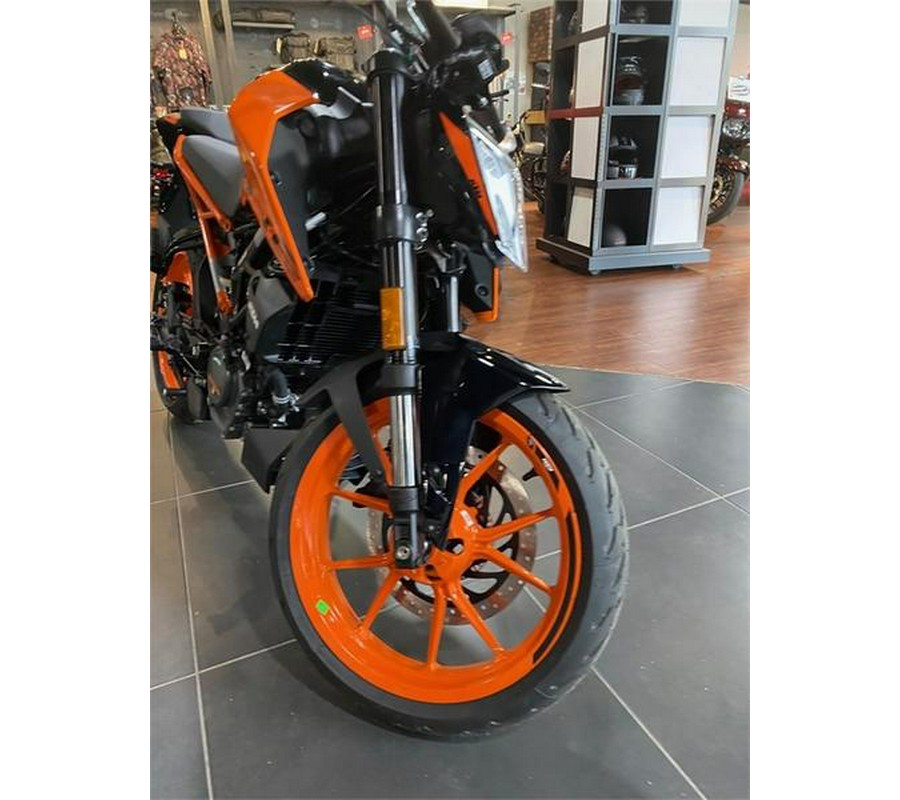 2023 KTM 200 Duke