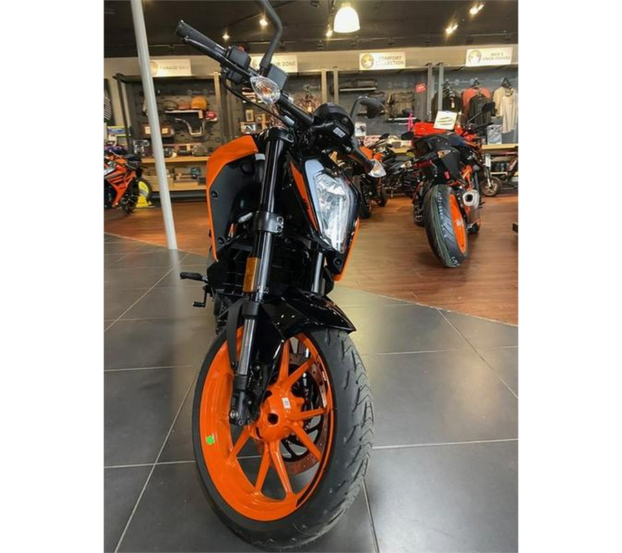 2023 KTM 200 Duke