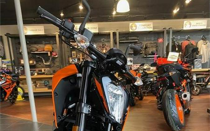 2023 KTM 200 Duke