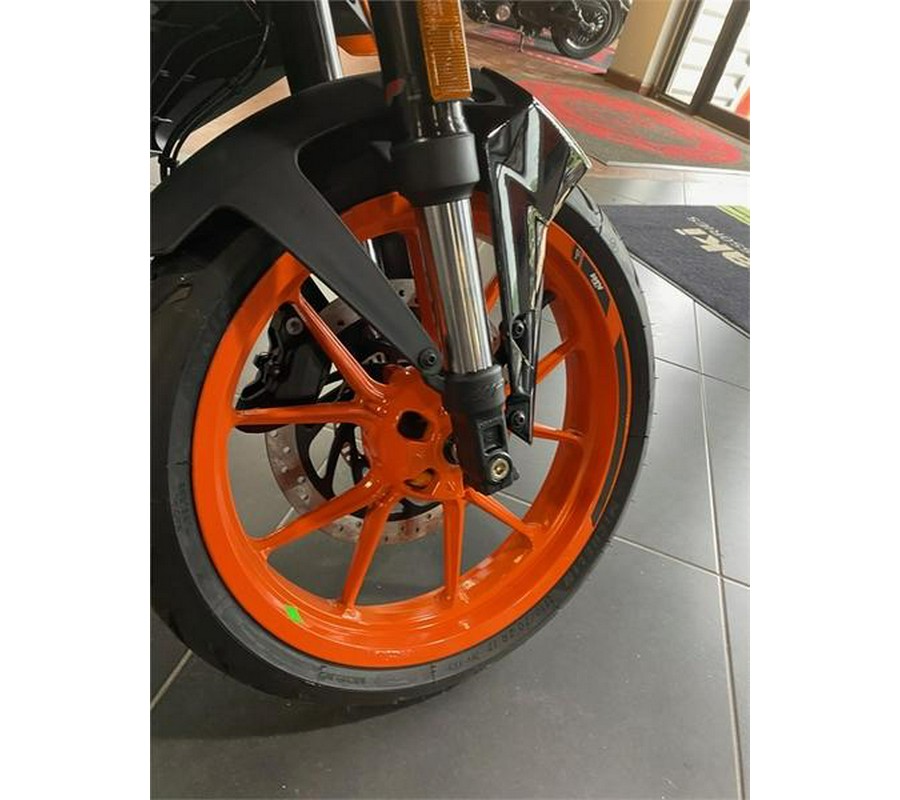 2023 KTM 200 Duke