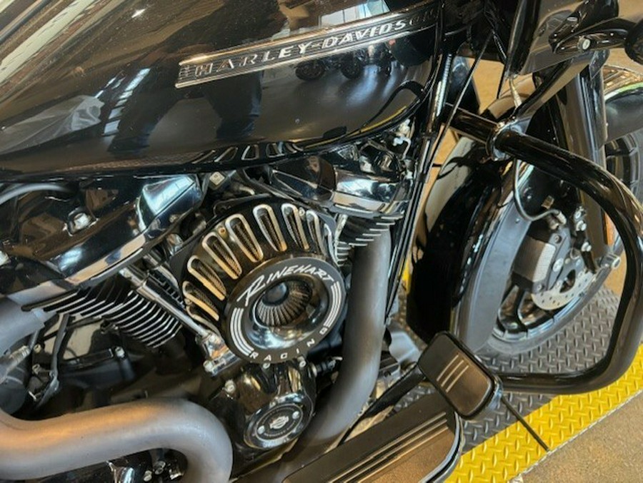 FLTRXS 2019 Road Glide Special