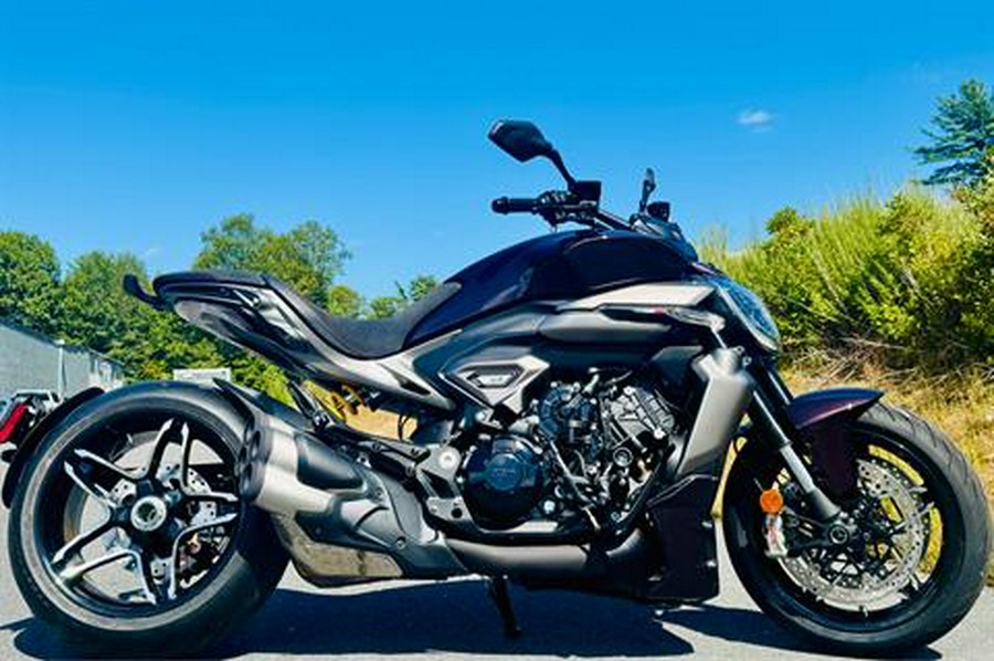 2025 Ducati XDiavel V4