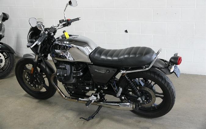 2018 MOTO GUZZI V7 III CARBON SHINE