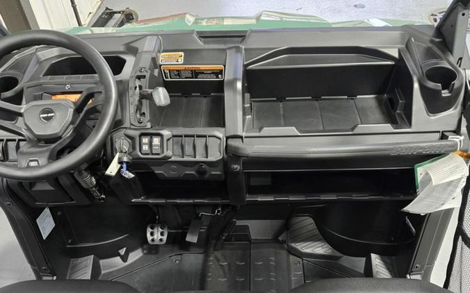 2025 Can-Am Defender MAX DPS HD7