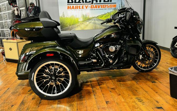 2026 Harley-Davidson® Street Glide 3 Limited OLIV STL MTL/BLK W/ PINSTRI