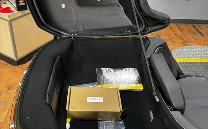 2026 Harley-Davidson® Street Glide 3 Limited OLIV STL MTL/BLK W/ PINSTRI