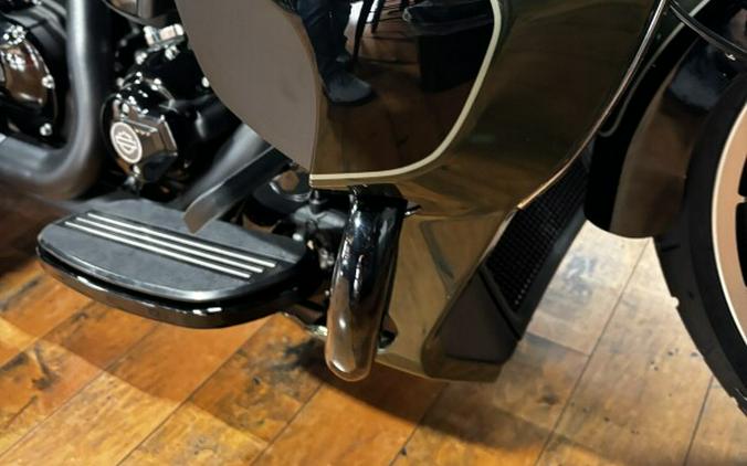 2026 Harley-Davidson® Street Glide 3 Limited OLIV STL MTL/BLK W/ PINSTRI