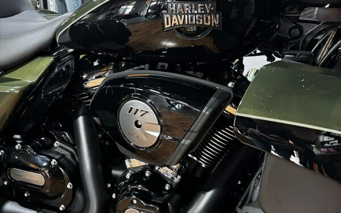 2026 Harley-Davidson® Street Glide 3 Limited OLIV STL MTL/BLK W/ PINSTRI