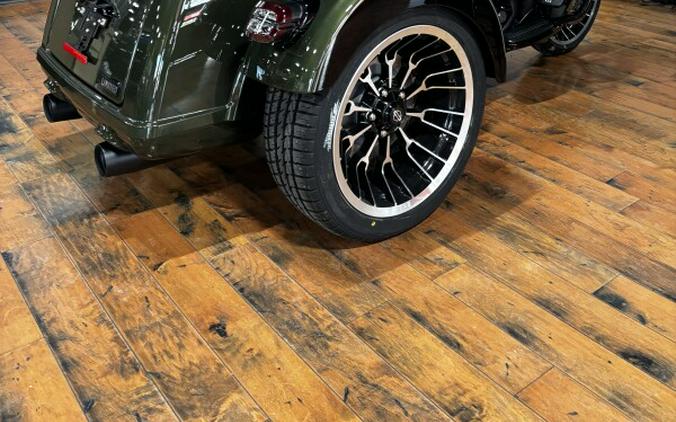 2026 Harley-Davidson® Street Glide 3 Limited OLIV STL MTL/BLK W/ PINSTRI