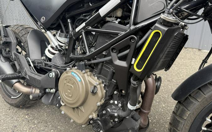 2023 Husqvarna Motorcycles SVARTPILEN 401