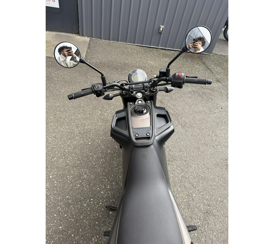 2023 Husqvarna Motorcycles SVARTPILEN 401