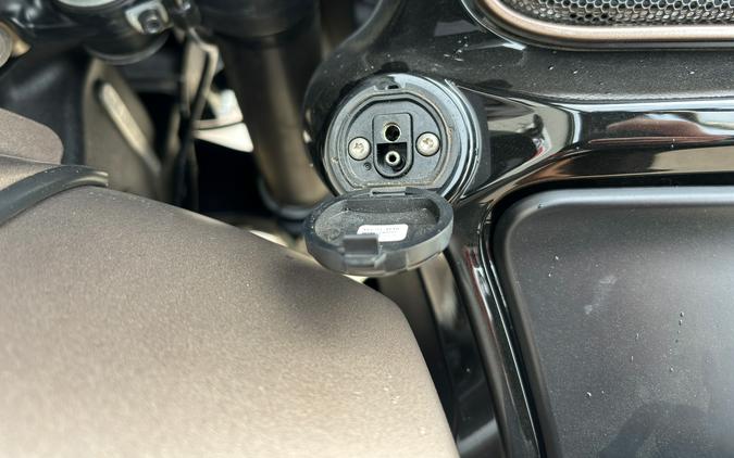 2021 Indian Motorcycle Challenger® Dark Horse®