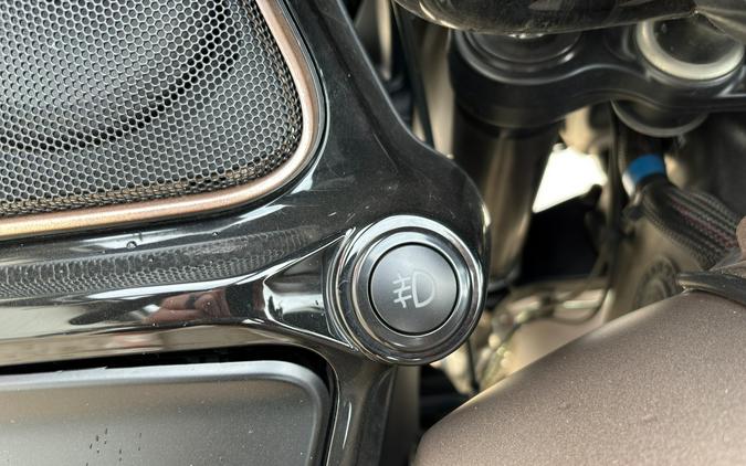 2021 Indian Motorcycle Challenger® Dark Horse®