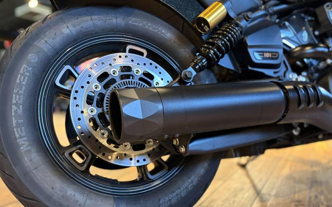 2026 Indian Motorcycle 101 SCOUT ONYX BLACK CRYSTAL W GRFX 49ST